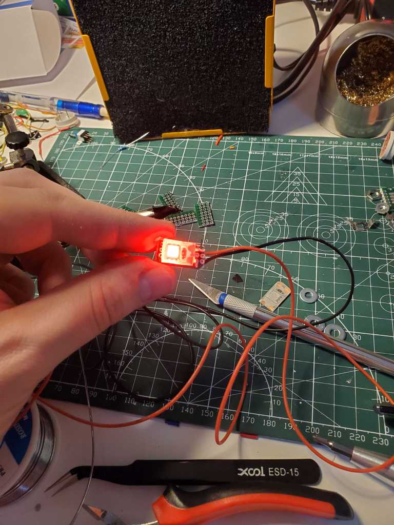 The red LED is lit up with the new wire patch.
