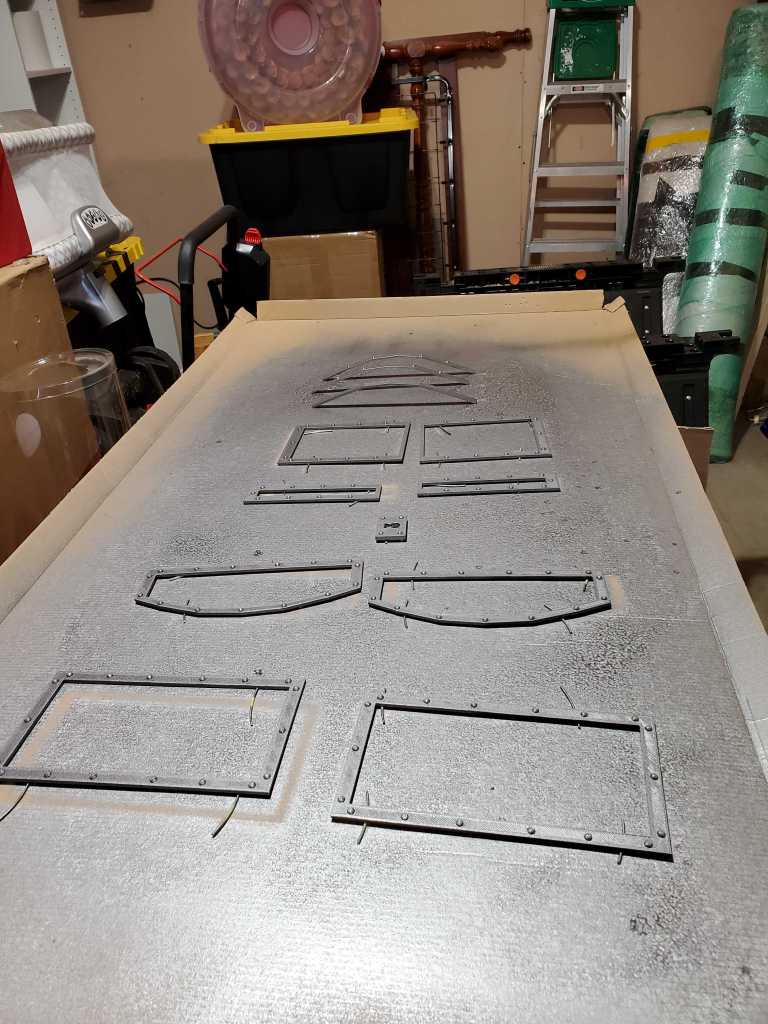 The banding spray painted in the garage. 